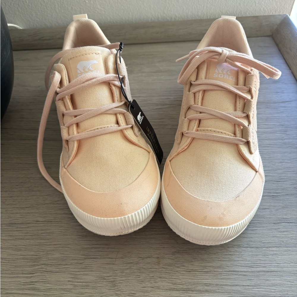 Women’s Sorel Gymshoes 8.5